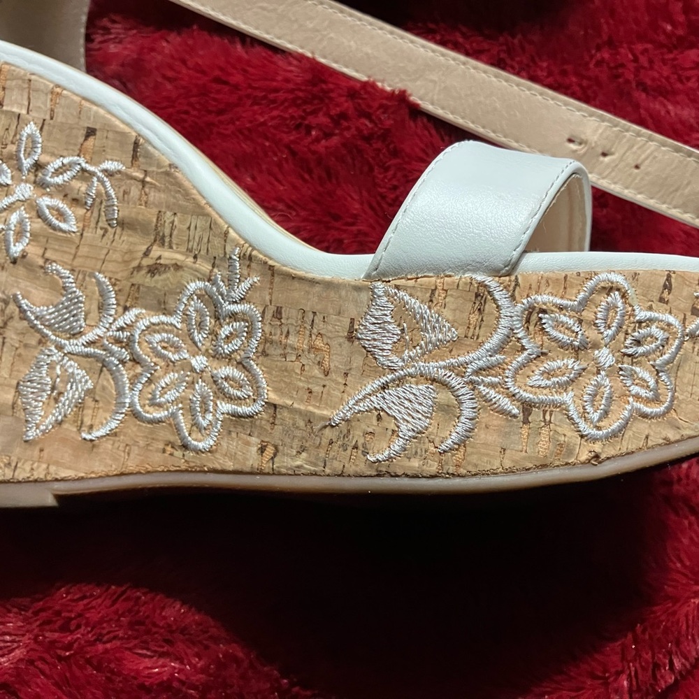 Wedge sandals - Picture 2 of 4